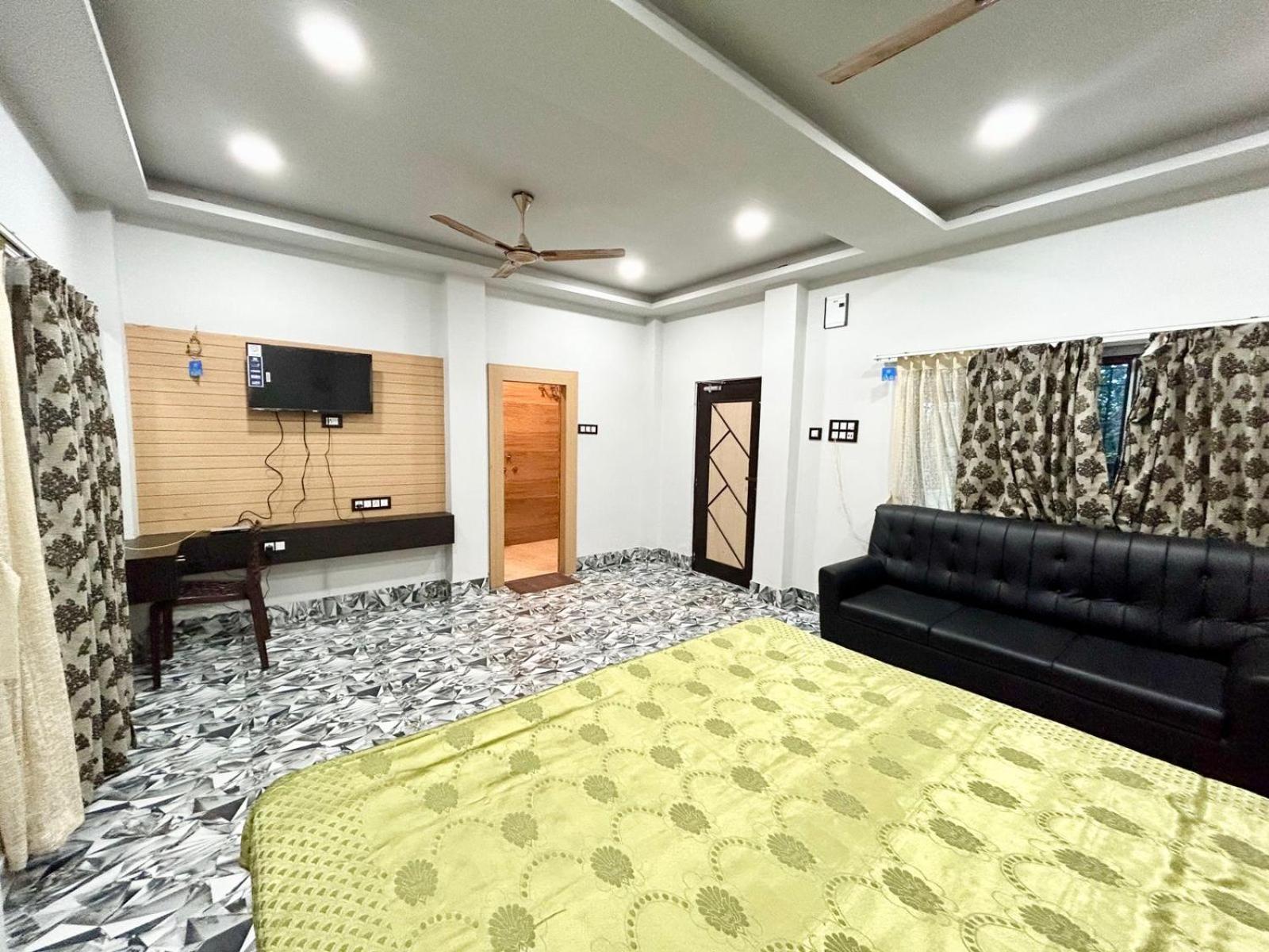 Palli Bangla Resort, Near Ruby Hospital, Anandapur Kolkata Luaran gambar